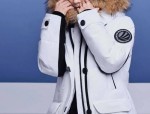 波司登羽绒服海外爆红，明星同款引发排队热潮，时尚保暖两不误